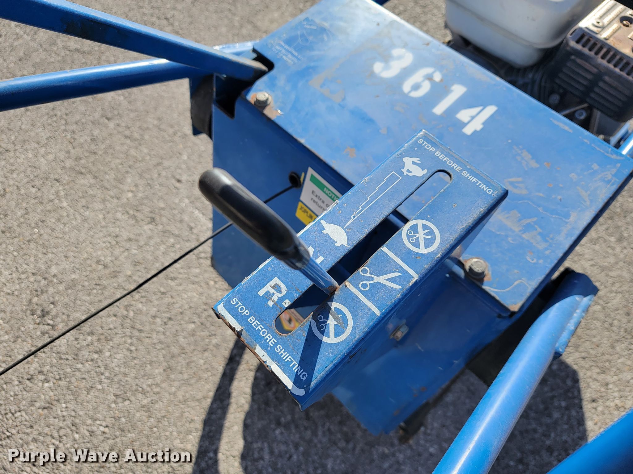 (2) sod cutters in Joplin, MO Item KN9663 sold Purple Wave