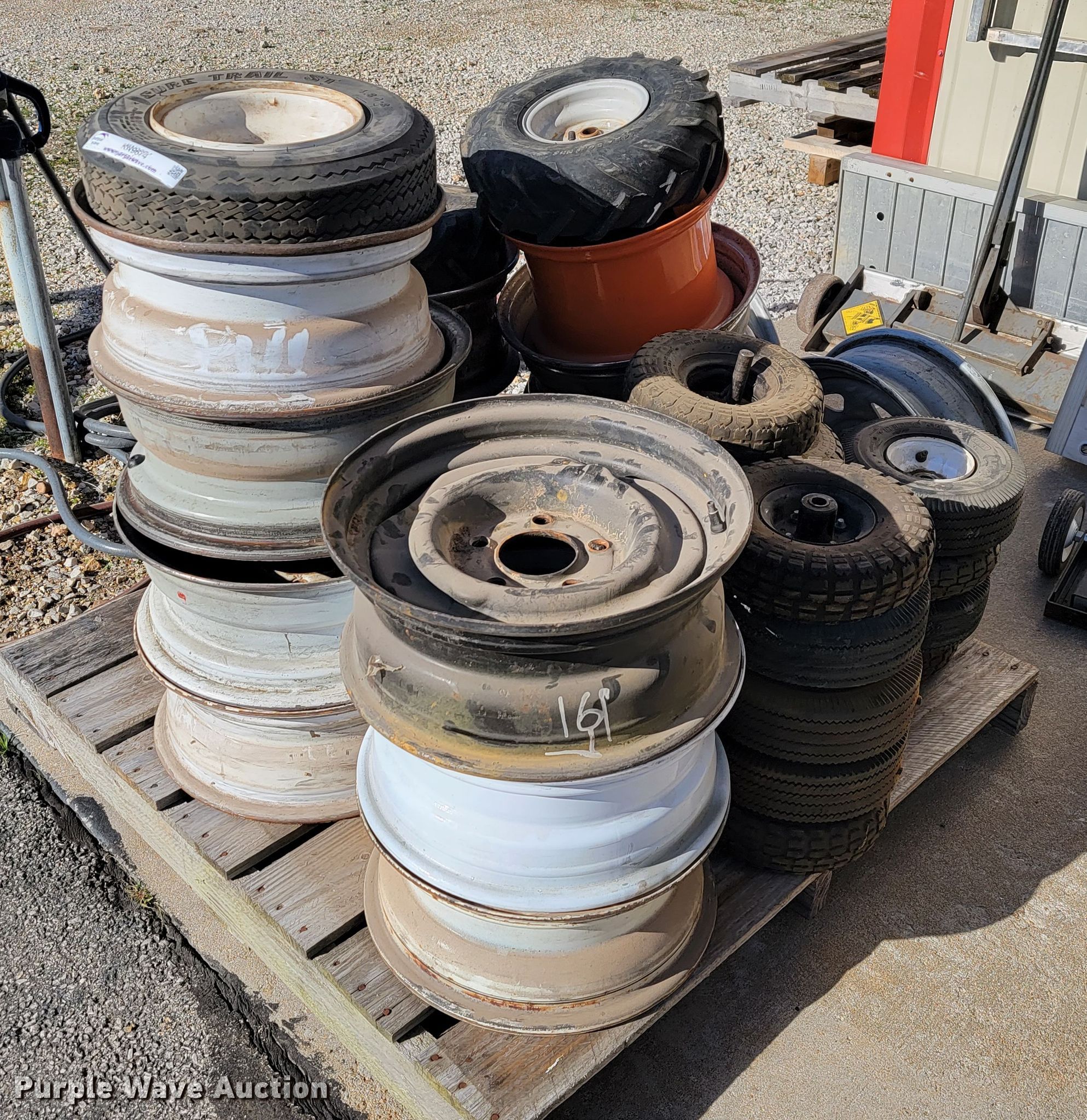 Tires and wheels in Joplin, MO Item KN9674 sold Purple Wave