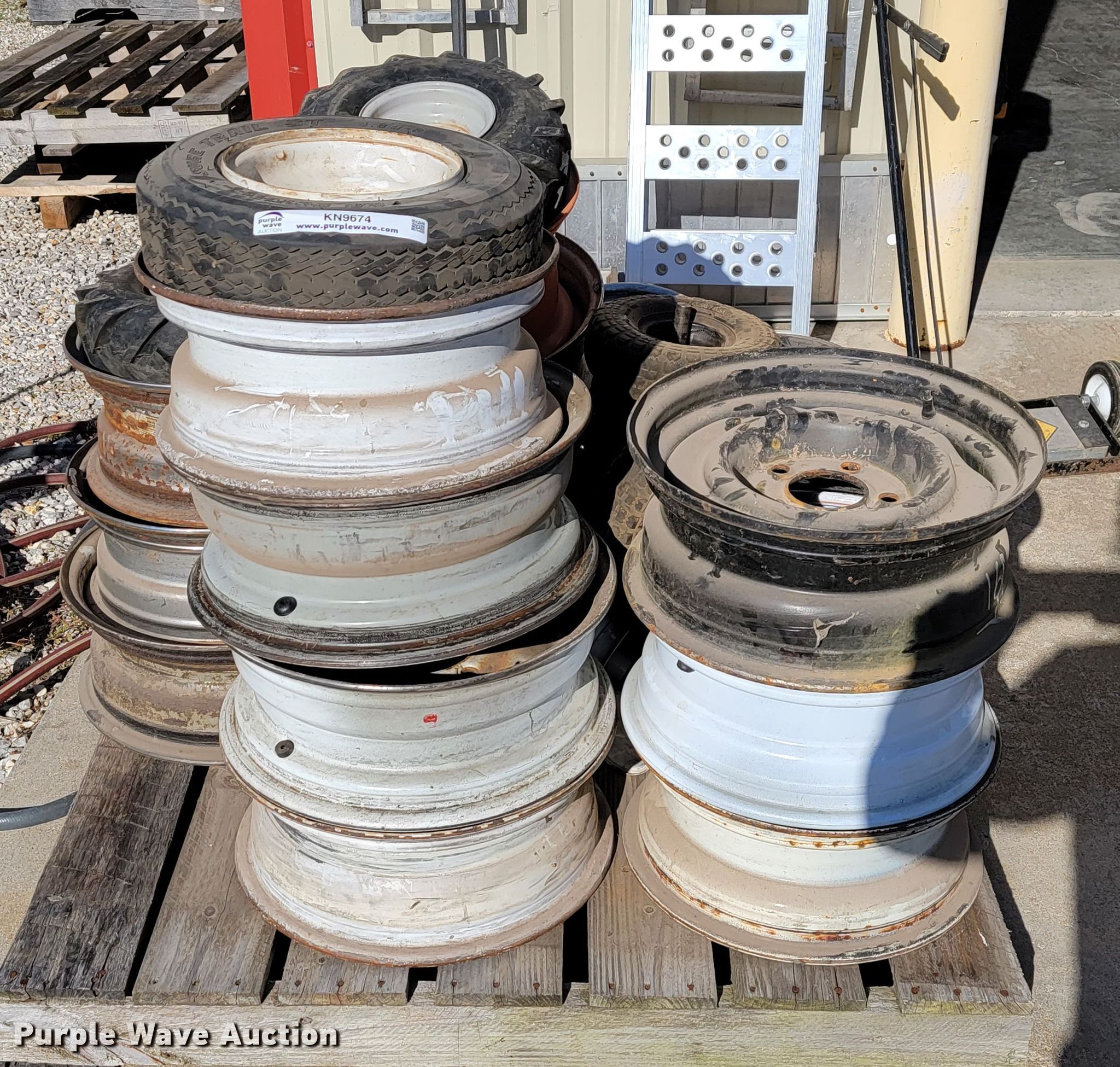 Tires and wheels in Joplin, MO Item KN9674 sold Purple Wave