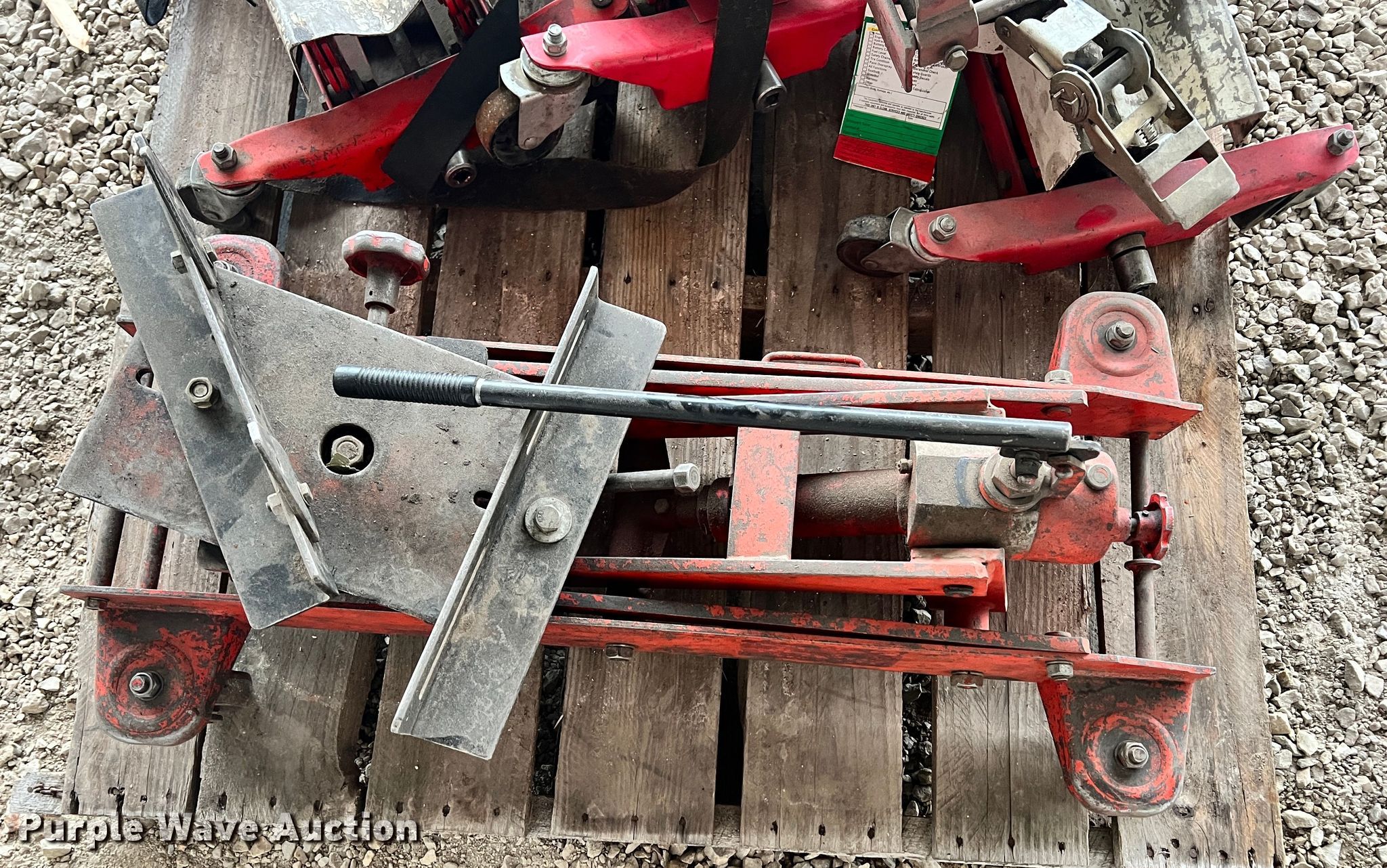 Tools in Joplin, MO Item KN9728 sold Purple Wave