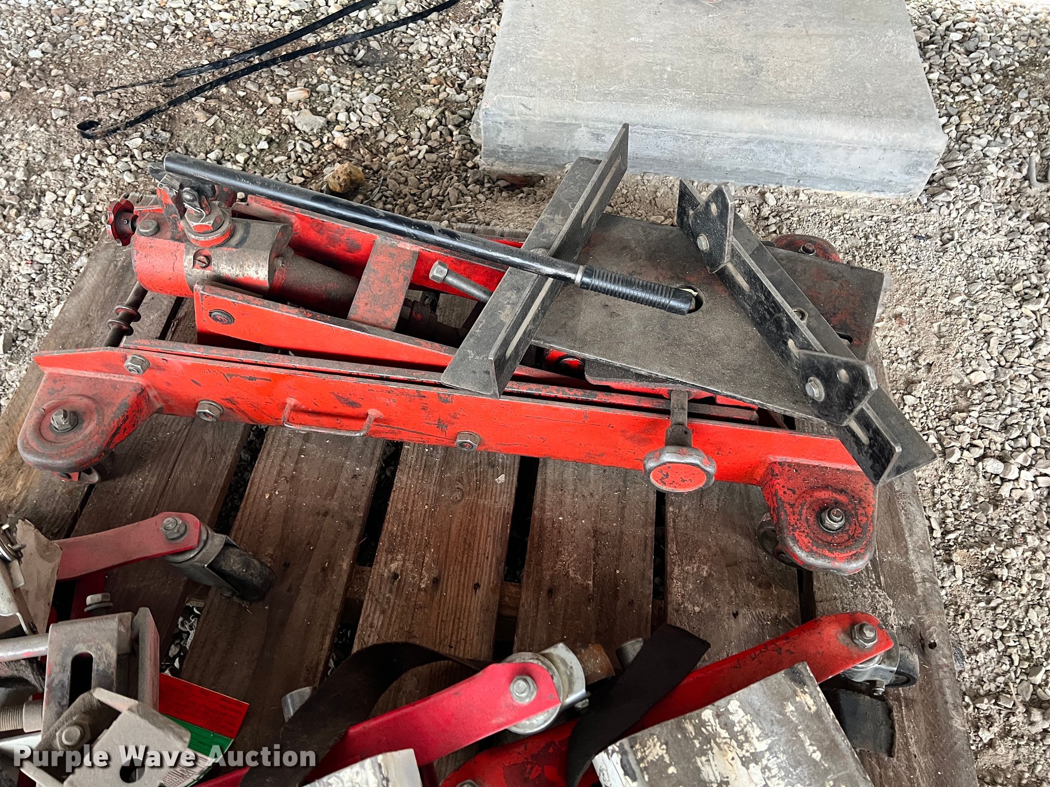 Tools in Joplin, MO Item KN9728 sold Purple Wave