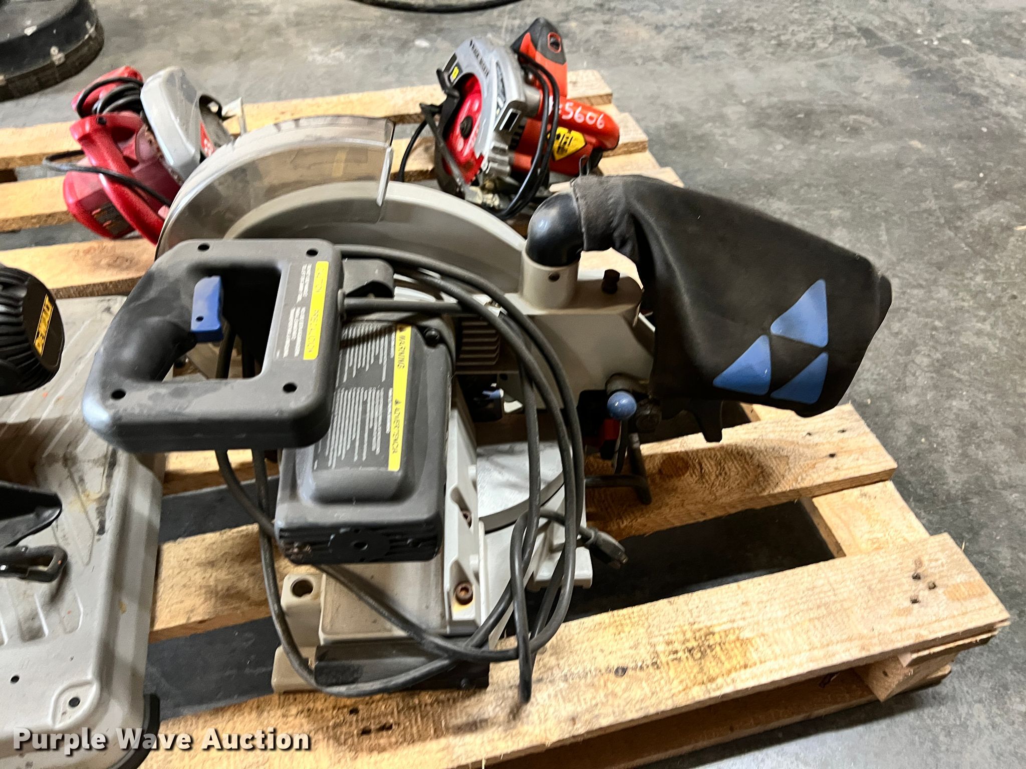 Tools in Joplin, MO Item KN9753 sold Purple Wave