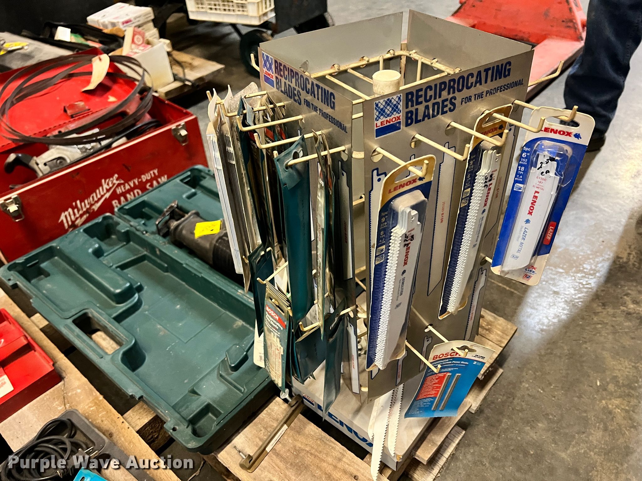 Tools in Joplin, MO Item KN9761 sold Purple Wave