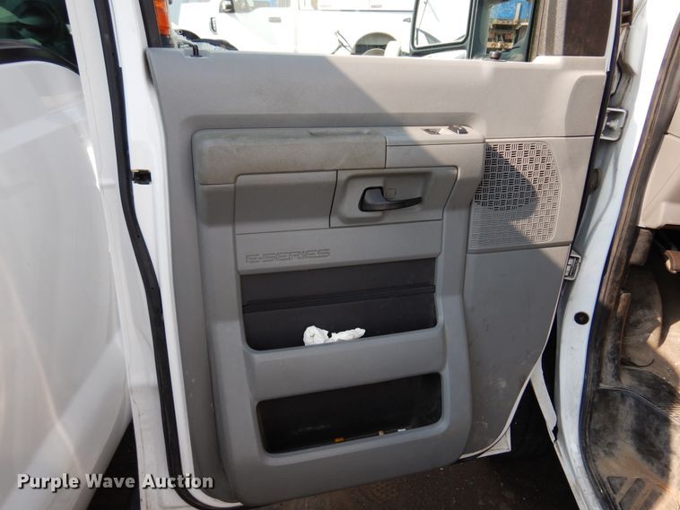 image for item DM5050 2012 Ford E350 Super Duty  van