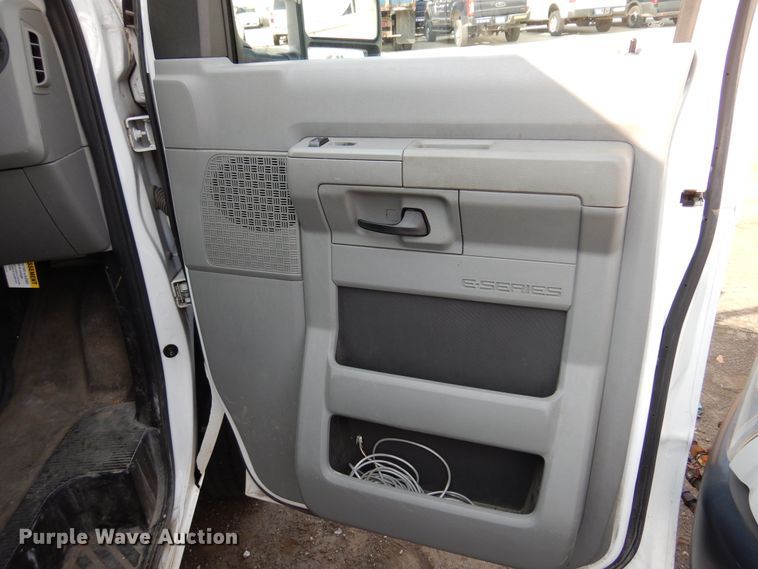 image for item DM5050 2012 Ford E350 Super Duty  van