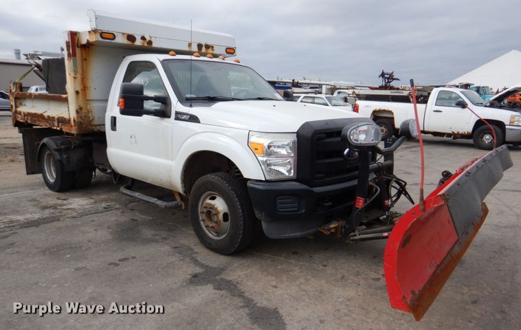 image for item DN2576 2011 Ford F350 Super Duty  dump bed pickup truck