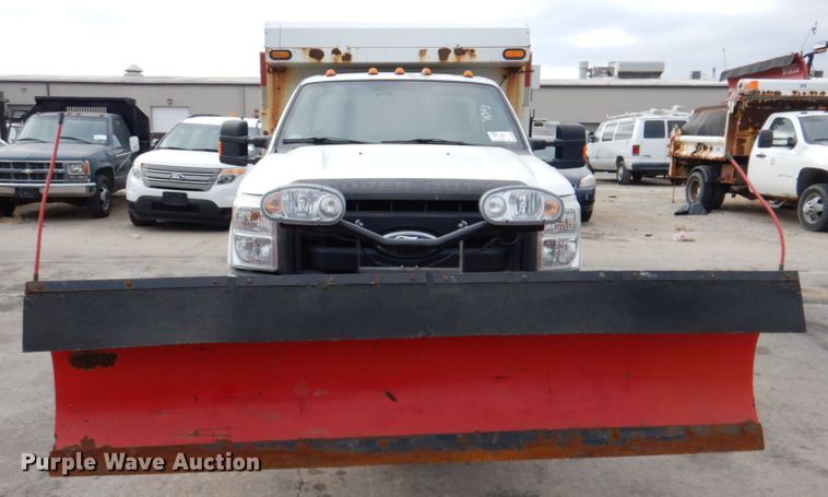 image for item DN2576 2011 Ford F350 Super Duty  dump bed pickup truck