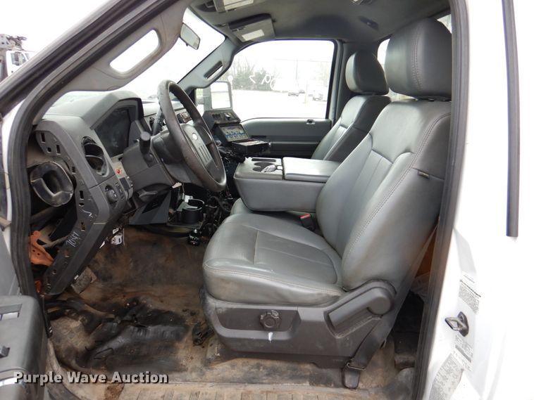 image for item DN2576 2011 Ford F350 Super Duty  dump bed pickup truck