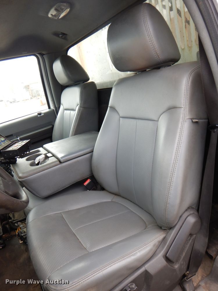 image for item DN2576 2011 Ford F350 Super Duty  dump bed pickup truck