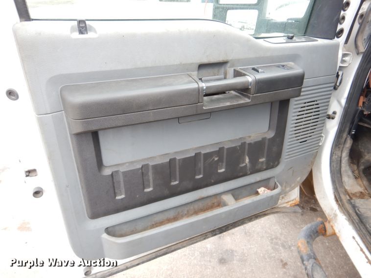 image for item DN2576 2011 Ford F350 Super Duty  dump bed pickup truck