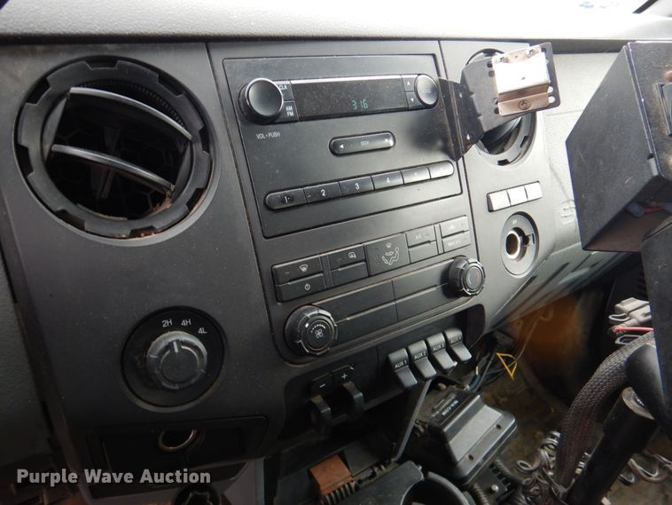 image for item DN2576 2011 Ford F350 Super Duty  dump bed pickup truck