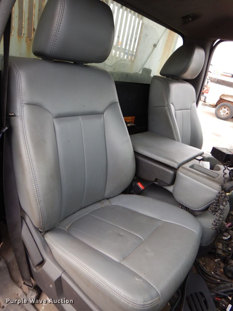 image for item DN2576 2011 Ford F350 Super Duty  dump bed pickup truck