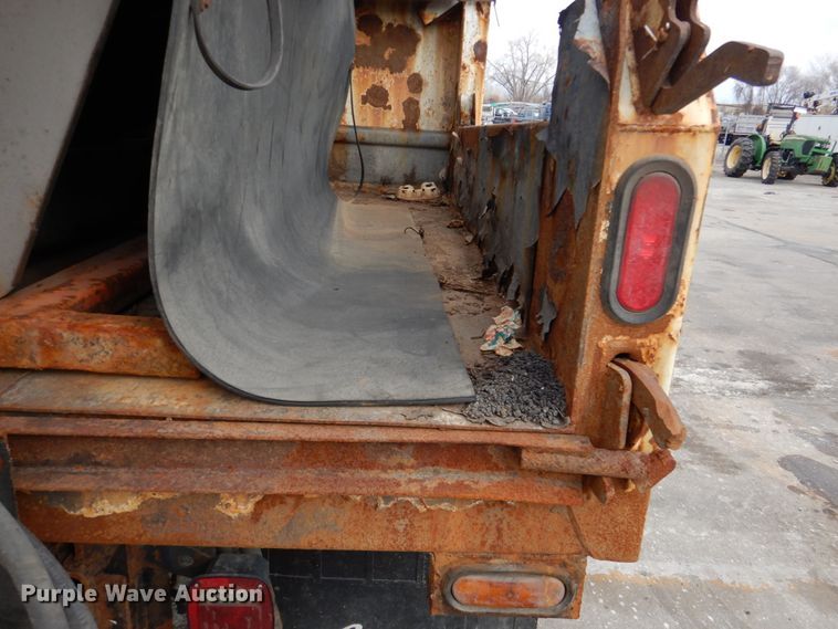 image for item DN2576 2011 Ford F350 Super Duty  dump bed pickup truck