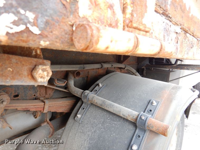 image for item DN2576 2011 Ford F350 Super Duty  dump bed pickup truck