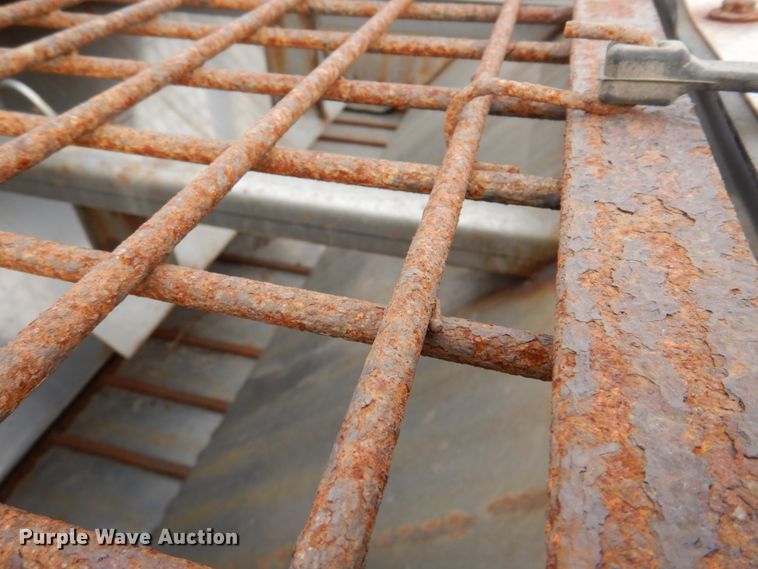 image for item DN2576 2011 Ford F350 Super Duty  dump bed pickup truck