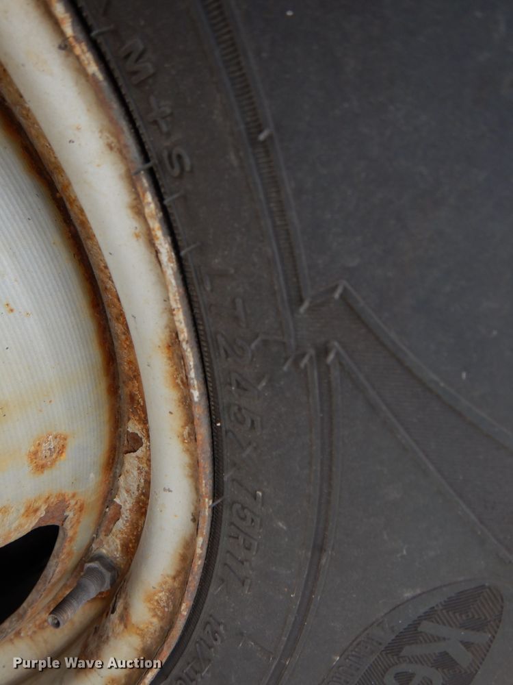 image for item DN2576 2011 Ford F350 Super Duty  dump bed pickup truck