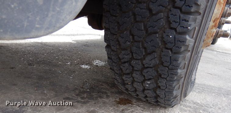 image for item DN2576 2011 Ford F350 Super Duty  dump bed pickup truck