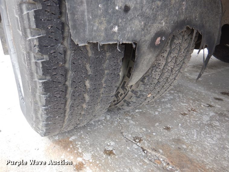 image for item DN2576 2011 Ford F350 Super Duty  dump bed pickup truck