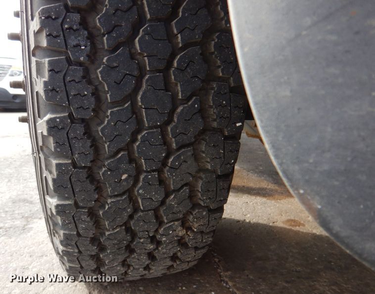 image for item DN2576 2011 Ford F350 Super Duty  dump bed pickup truck