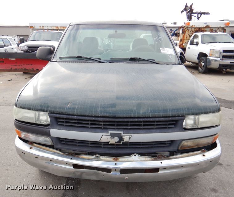 image for item DN2580 2002 Chevrolet Silverado 1500  pickup truck