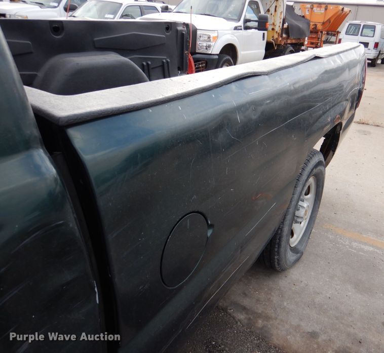 image for item DN2580 2002 Chevrolet Silverado 1500  pickup truck