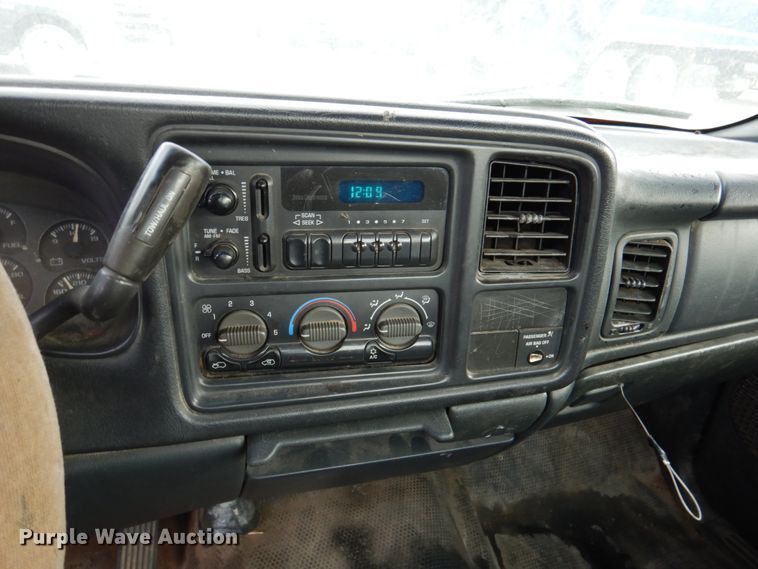 image for item DN2580 2002 Chevrolet Silverado 1500  pickup truck