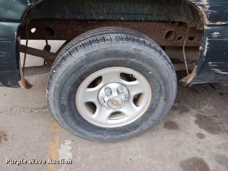 image for item DN2580 2002 Chevrolet Silverado 1500  pickup truck