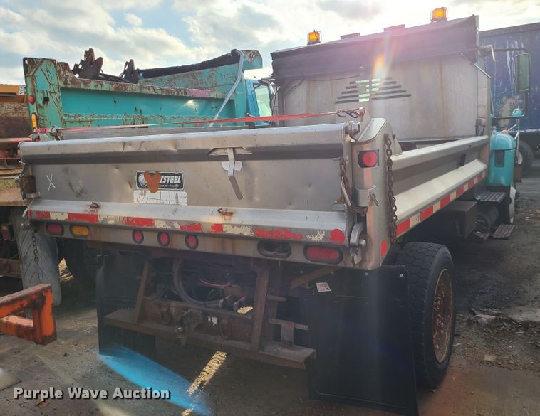 image for item DN2583 2007 International 7300  dump truck