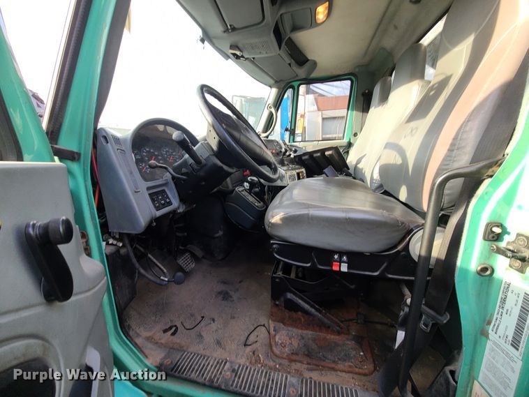 image for item DN2583 2007 International 7300  dump truck