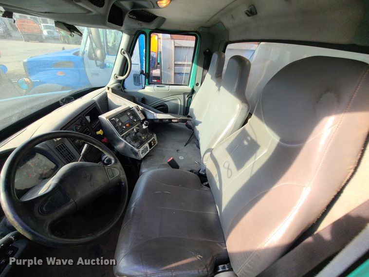 image for item DN2583 2007 International 7300  dump truck