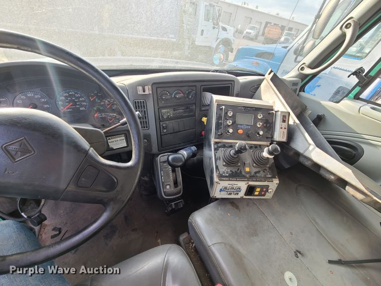 image for item DN2583 2007 International 7300  dump truck