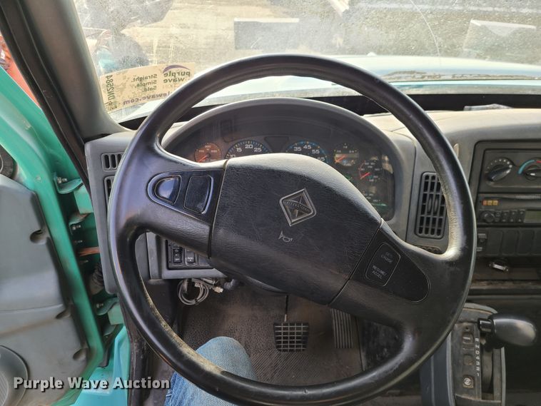 image for item DN2584 2004 International 7300  dump truck