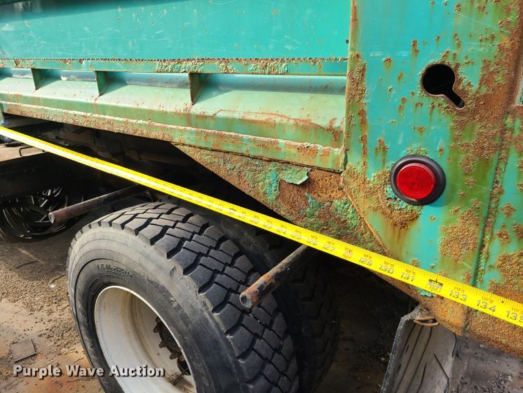 image for item DN2584 2004 International 7300  dump truck