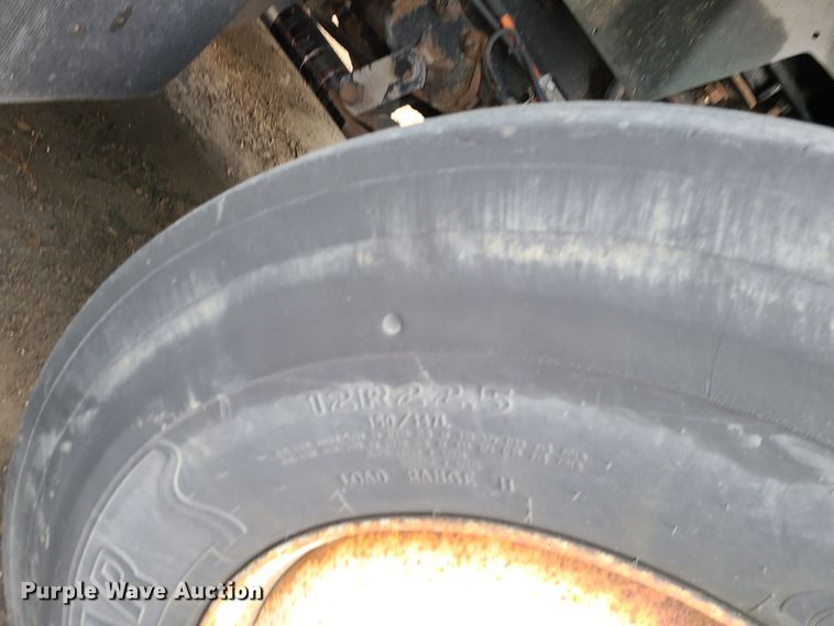 image for item DN2584 2004 International 7300  dump truck