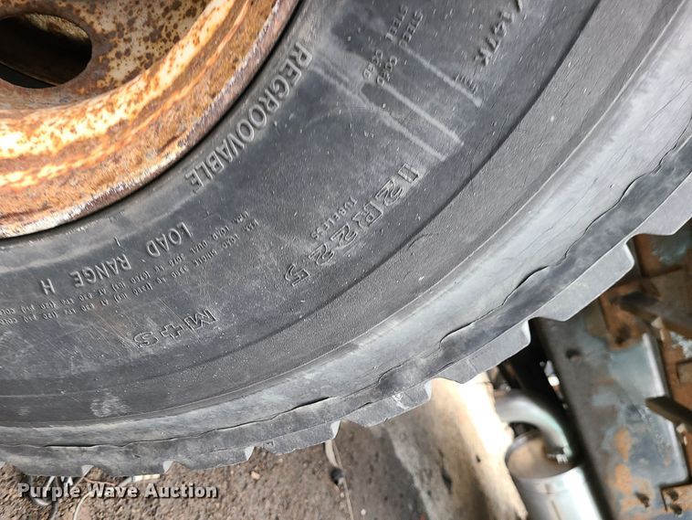 image for item DN2584 2004 International 7300  dump truck