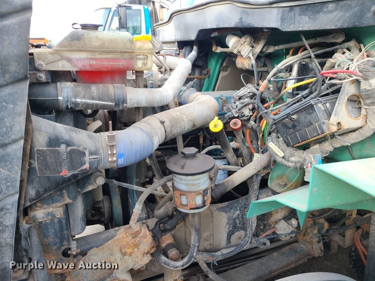 image for item DN2584 2004 International 7300  dump truck