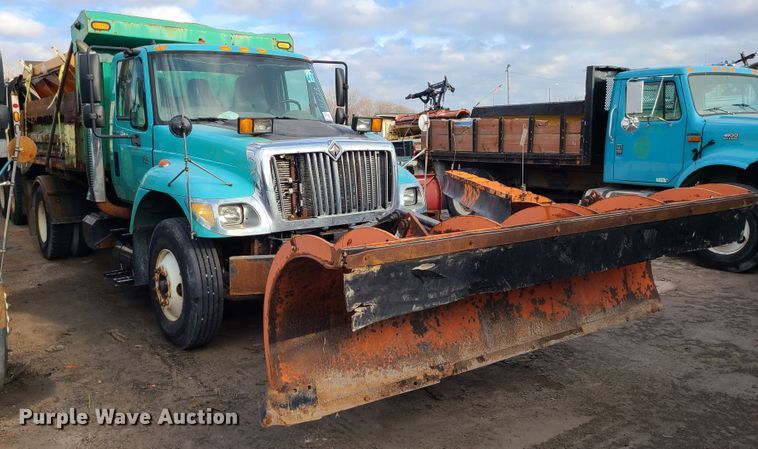 image for item DN2585 2007 International 7400  dump truck