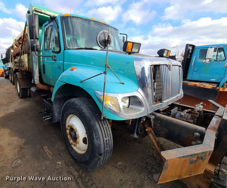 image for item DN2585 2007 International 7400  dump truck