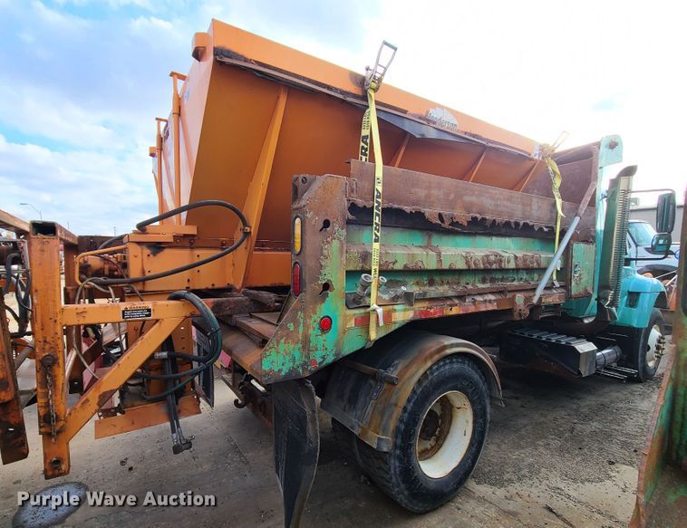 image for item DN2585 2007 International 7400  dump truck