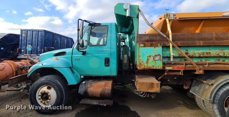 image for item DN2585 2007 International 7400  dump truck