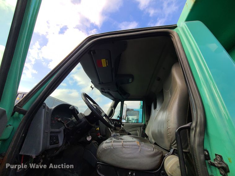 image for item DN2585 2007 International 7400  dump truck