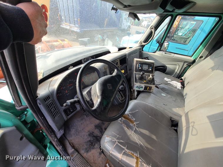 image for item DN2585 2007 International 7400  dump truck