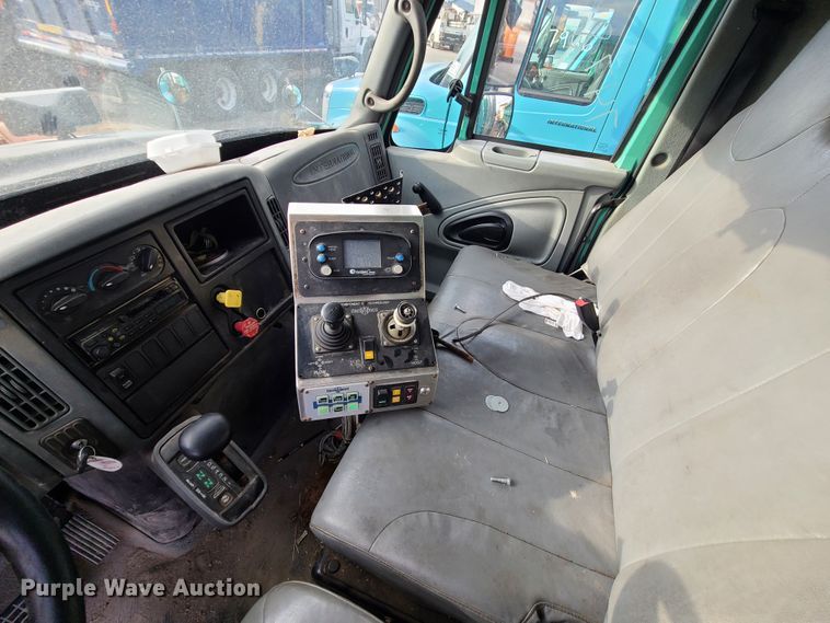 image for item DN2585 2007 International 7400  dump truck