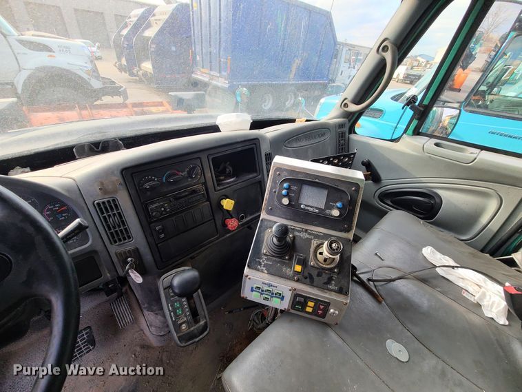 image for item DN2585 2007 International 7400  dump truck