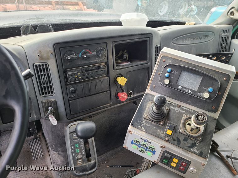 image for item DN2585 2007 International 7400  dump truck