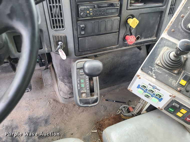 image for item DN2585 2007 International 7400  dump truck