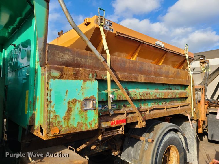 image for item DN2585 2007 International 7400  dump truck