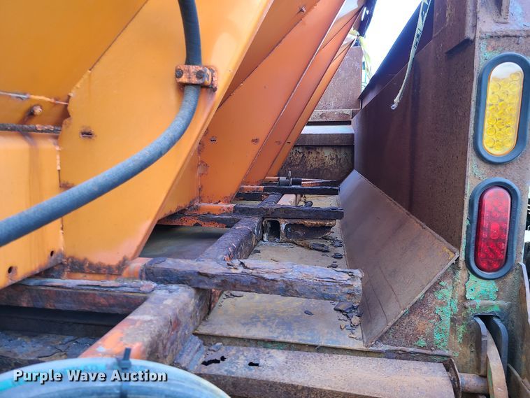 image for item DN2585 2007 International 7400  dump truck