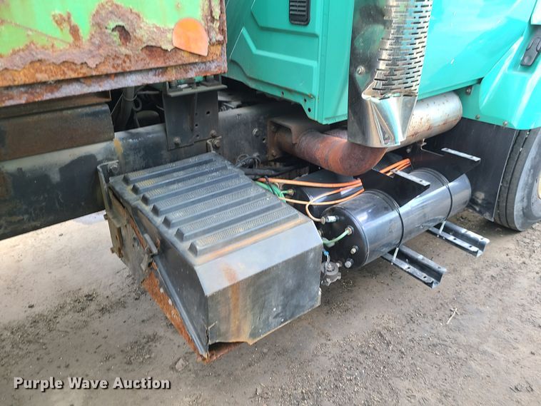 image for item DN2585 2007 International 7400  dump truck