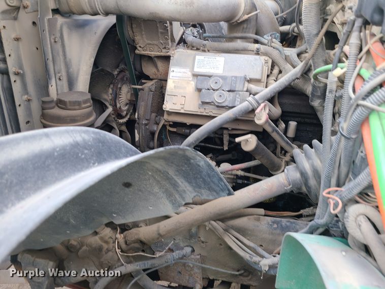 image for item DN2586 2001 International 4900  dump flatbed truck